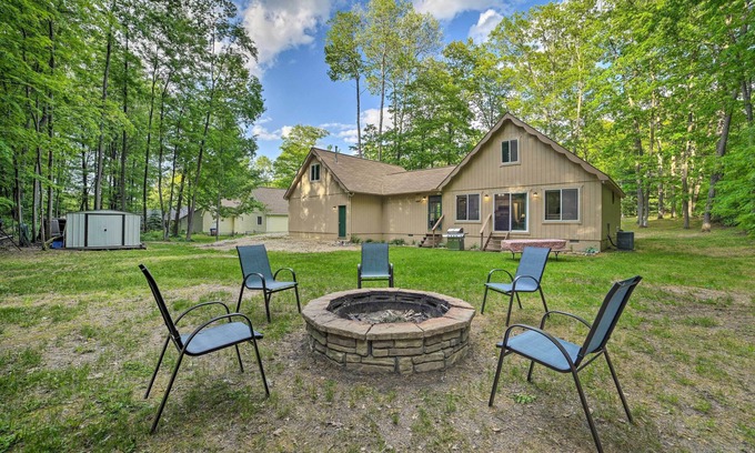 Higgins Lake House | Higgins Lake Getaway - Boating, Fish, Golf, ATV!
