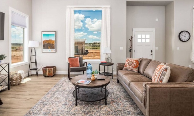 Kanab House | High Desert lux w/pool, pickleball, playground & fire pit