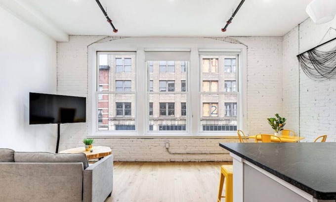 Bangor Apartment | High-End Downtown Apartment | Sleeps 4 | Gym