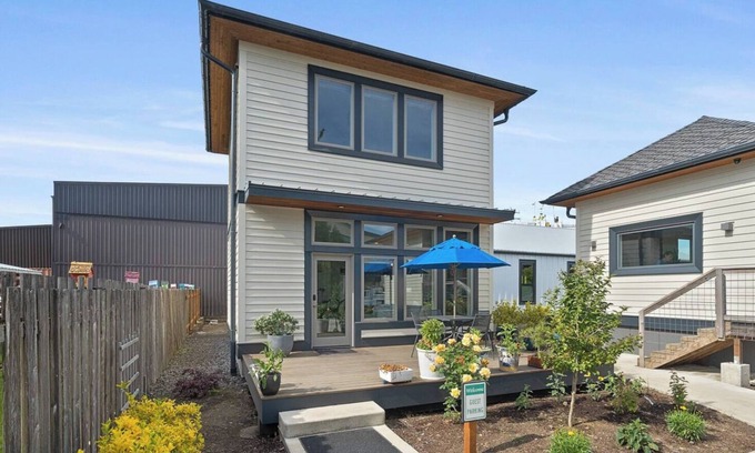 Tillamook House | High end home in downtown Tillamook