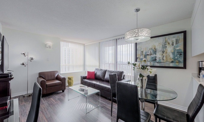Bay Street Corridor Apartment | High Floor Bay Street 1 Bedroom 1 Bathroom CITY VIEW condo (Sleeps 4) w. Balcony