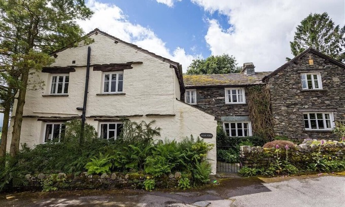 Troutbeck Cottage | HIGH FOLD, romantic, with a garden in Ambleside