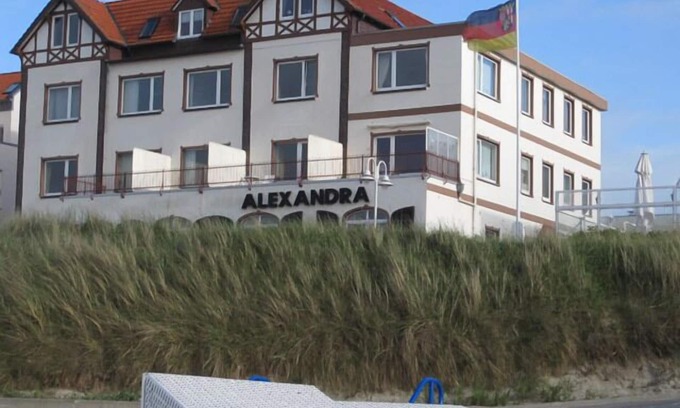 Wangerooge Apartment | High quality apartment for up to 2 P. directly on the beach of Wangerooge with north view