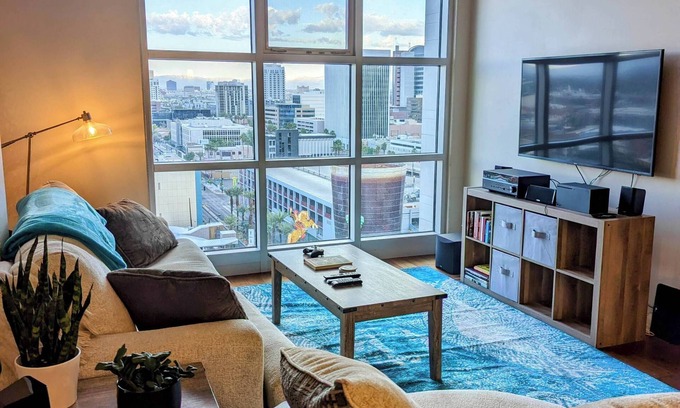 Downtown Las Vegas Condo | High-rise luxury condo a block off Fremont St!