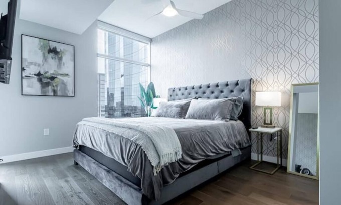 North Gulch Apartment | High-Rise Studio with King Bed. Free Parking!