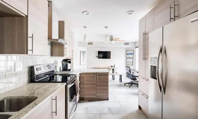 Downtown Wilmington Condo | High tech 1BR Condo with Basement Lounge