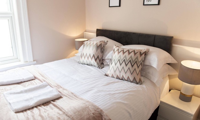 Thornton-Cleveleys Apartment | HIGHCLIFFE PEBBLE SUITE - 1 BED APT - BEACH FRONT CLEVELEYS
