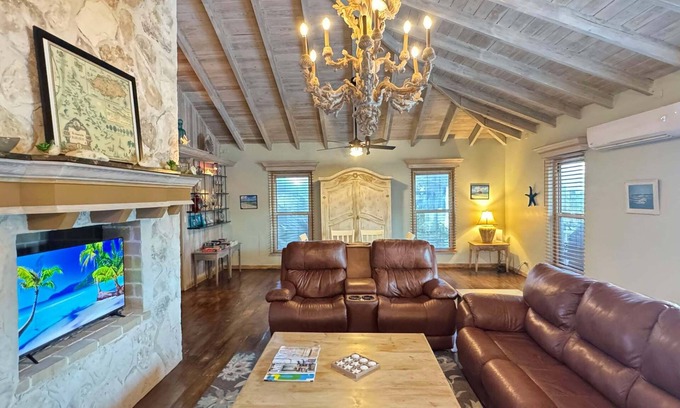 Jimmy Hill House | Highland House π Car Rental π Starlink π Generac