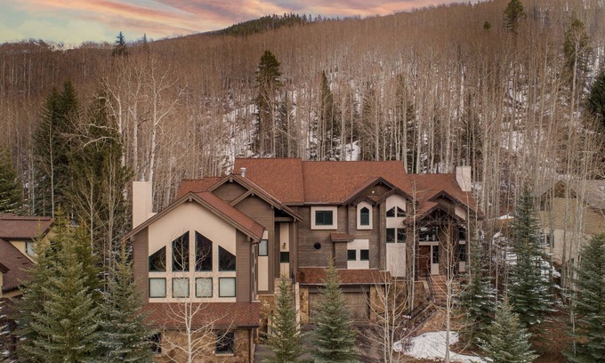 Vail Cabin | Highline by AvantStay | Breathtaking Mountain Home w/Hot Tub & Views