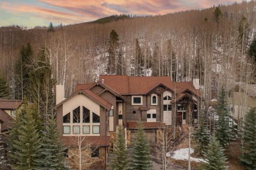 Highland Meadows House | Highline by AvantStay Breathtaking Mountain Home w Hot Tub Views