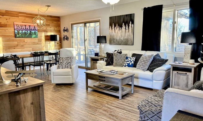 Bella Vista House | Hike & Bike Blak- 2 BR-2 Bath House