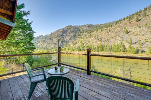 Superior House | Hike, Fish and Unwind Remote Escape in Montana