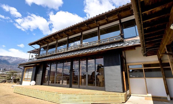 Nirasaki House | HIKE