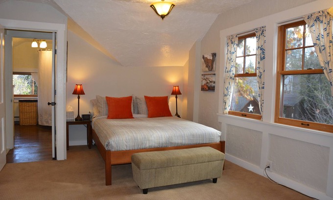 Lower Chautauqua Apartment | Hiker’s Haven - Steps from Chautauqua Park & Trails
