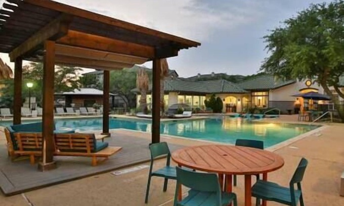 Lakeway Apartment | Hill Country Fairway Haven