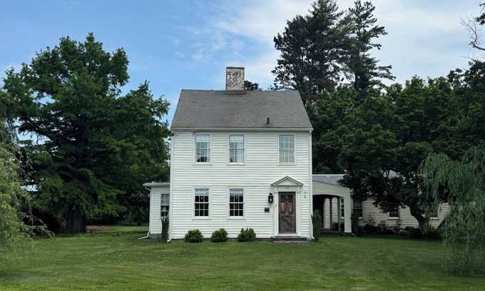 Florence House | Hill Ross Guest Suite on Historic Homestead