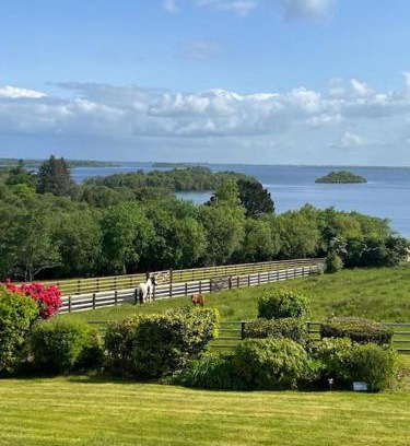 Oughterard Apartment | Hillcrest Lodge, Private apartment on Lough Corrib, Oughterard