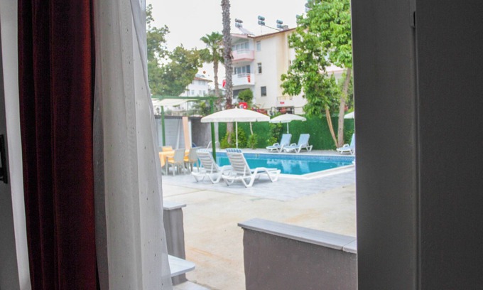 Kemer Mahallesi Apartment | Hillside Apart House
