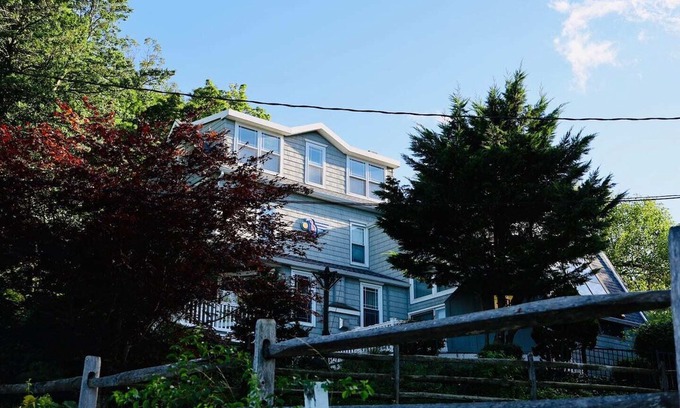 Highlands House | Hillside Beach House with Ocean and NYC Views