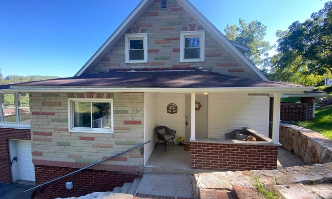 Glen White House | Hillside Hideaway-FALL SPECIALS, MESSAGE FOR DETAILS-Winterplace and National Pa