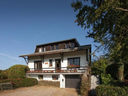 Stavelot House | Hillside Stay near Coo Fall