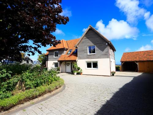 Hunmanby House | Hilltop House