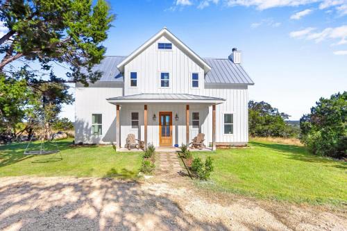 Johnson City House | Hilltop House