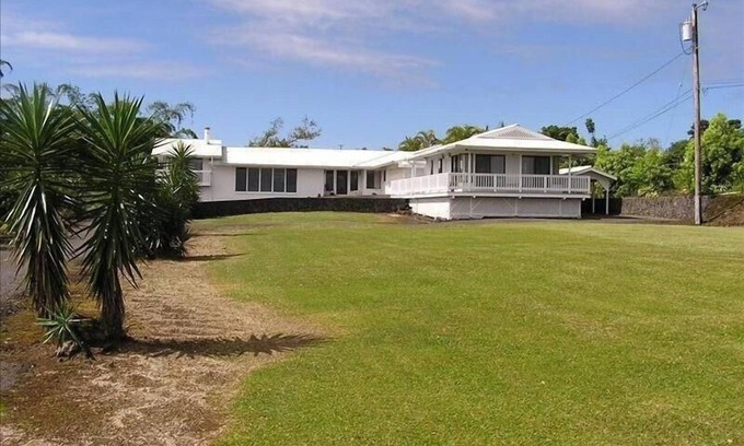 Hilo House | Hilo, Hawaii Getaway