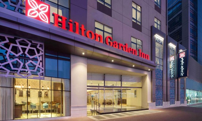 Al Muraqqabat Hotel | Hilton Garden Inn Dubai Deira