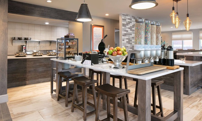 West Omaha Hotel | Hilton Garden Inn Omaha West