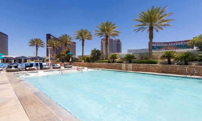 Las Vegas Condo | Hilton Grand Vacations Club at Trump International Hotel Las Vegas - 1 Bedroom
