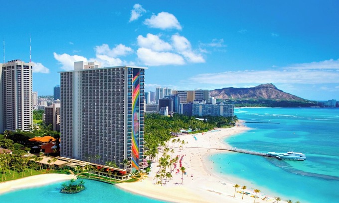 Waikiki Resort | Hilton Hawaiian Village - Experience Paradise in a 2BR Villa - Sleeps 6