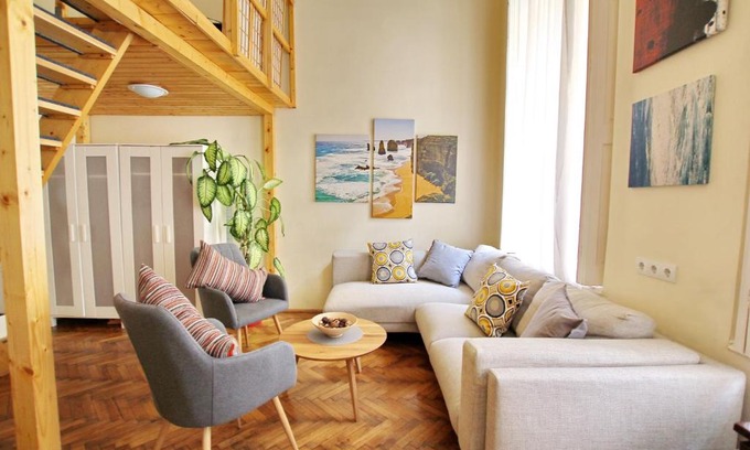 Palace District Apartment | Hip Apartment at the Museum
