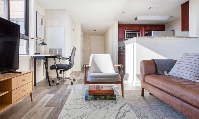 Pentagon City Apartment | Hip Pentagon City Studio w/W/D, Gym & Lounge, near Metro, by Blueground
