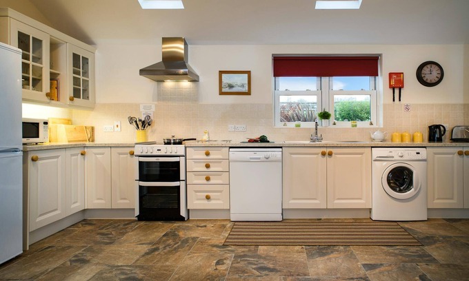 Abercych Cottage | Hirwaun Cottage, Cenarth