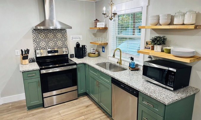 Winchester Cottage | Historic 1940's Cottage Near Tim's Ford Lake & Town Square Fully Remodeled