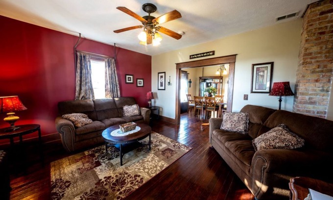 Tefft Other | Historic 6-bedroom Country farmhouse AC, WiFi in rural Francesville