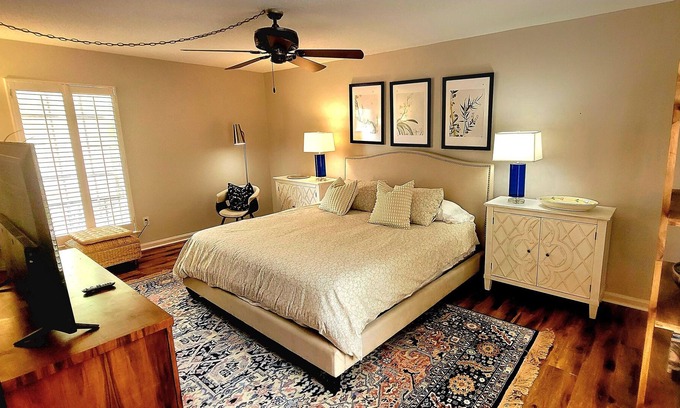 Montgomery Villa | Historic Cloverdale Villa