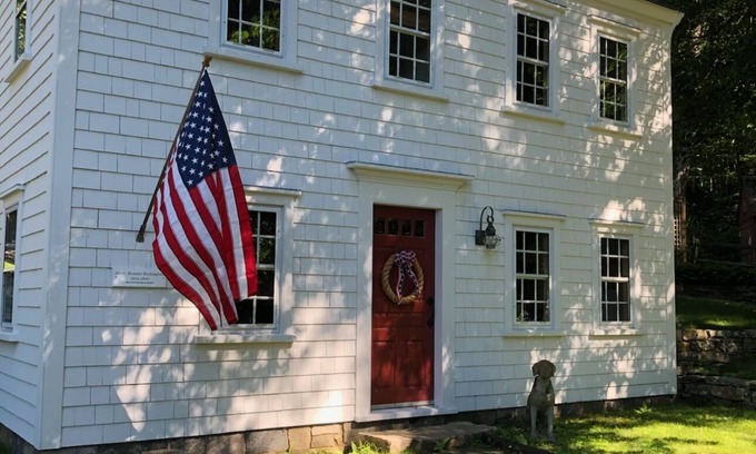 Lyme Cottage | Historic cottage in Deep River, CT