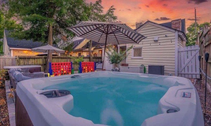 Historic Downtown Savannah Cottage | Historic District + Hot Tub + Walk to Forsyth Park