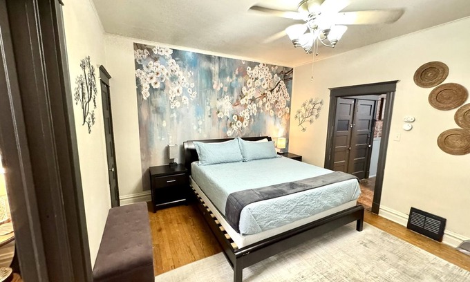 St. Louis Apartment | Historic Dutchtown Delight with King Bed