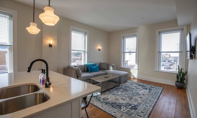 Floyd Apartment | Historic Farmer's Supply- DT Floyd Corner Apt #202