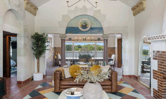 Glenview House | Historic Gaffney House, Exclusive River Estate