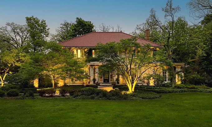 Glen Ellyn House | Historic Glen Ellyn Home with Optional Carriage House