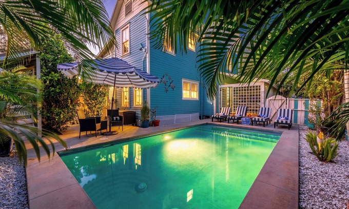 Bradenton House | Historic home, Heated pool, Bar , Grill & Firepit!