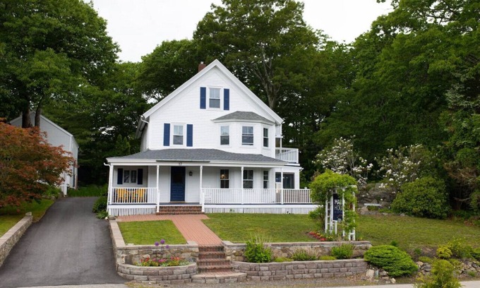 Ogunquit House | Historic Inn Turned Luxury Rental! w/New Hot Tub