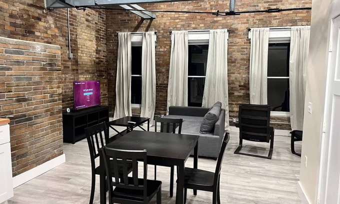 Shawnee Apartment | Historic Loft Near Hocking Hills + Tavern Access