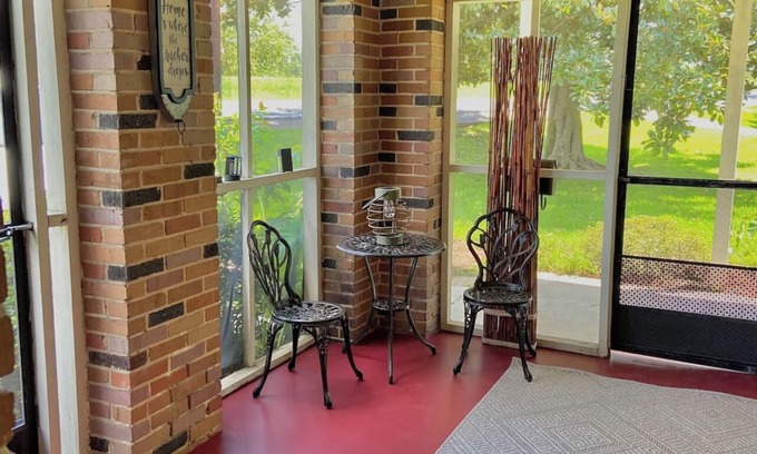 Monroe House | 📍Historic Mitchell House 1928 River View & Gardens