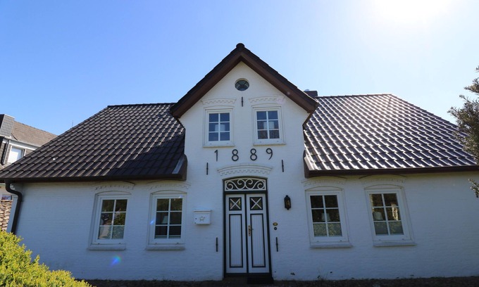 Großmorsum House | Historic Morsumer house in the spa style of the 19th Century. on the state of today.