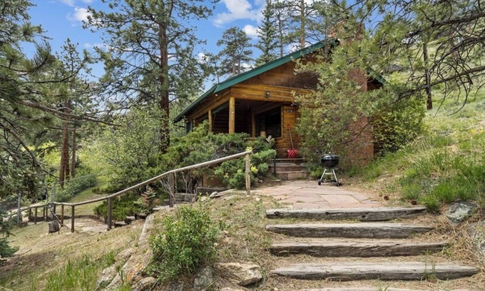 Estes Park Cabin | "Historic Mountainside Cabin At Braeside" Pet friendly.